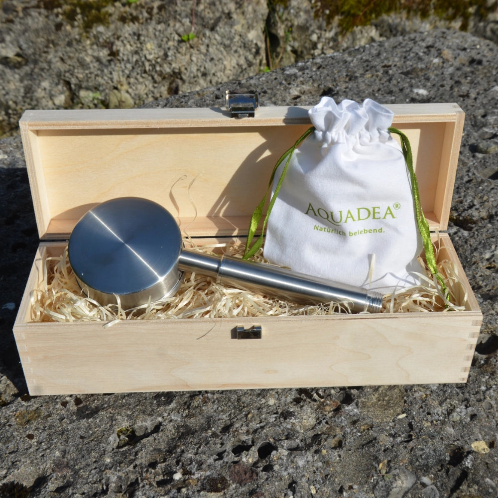 Spezialedition - „Libell Rubin" - Kristallwirbel® Dusche Edelstahl-Titan Bergkristall Rubin