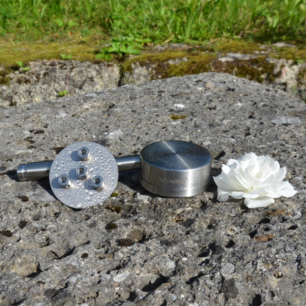 Kristallwirbel® Duschkopf Edelstahl-Titan | „Libell 4“ Rosenquarz-Bergkristall