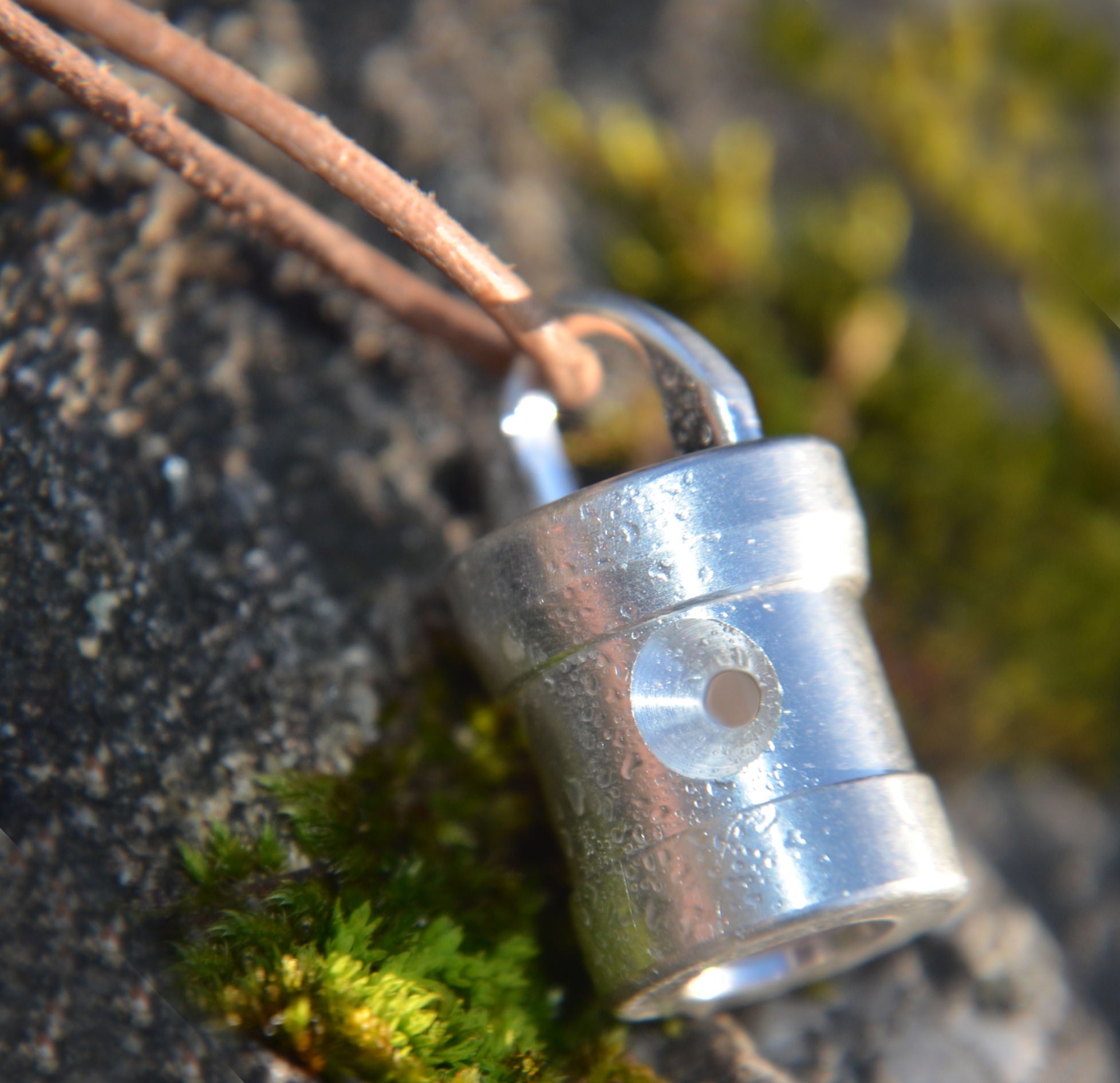 Herzkohärenz Kristallwirbel Schmuckanhänger „Open Hearth“ Silber | Mondstein & Rosenquarz