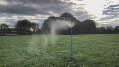 Der RuNa in Betrieb. Feinstes Wasser tanzt in der Luft verbunden mit ätherischem Klang